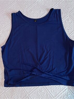 Women’s Navy Blue Cropped Athletic Top - Size M